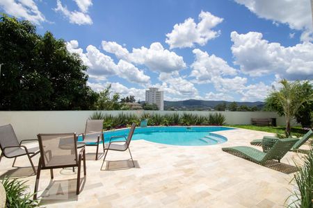 Casa à venda com 500m², 3 quartos e 6 vagas Casa à venda com 500m², 3 quartos e 6 vagasPiscina