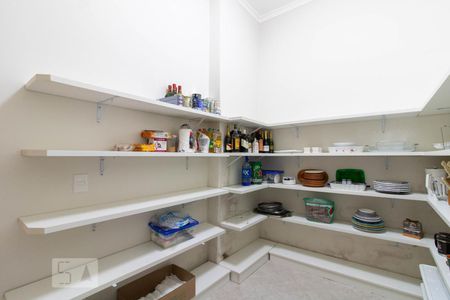 Casa à venda com 500m², 3 quartos e 6 vagas Casa à venda com 500m², 3 quartos e 6 vagasDespensa