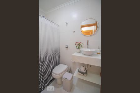 Casa à venda com 500m², 3 quartos e 6 vagas Casa à venda com 500m², 3 quartos e 6 vagasBanheiro de Serviço