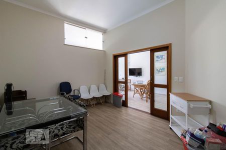 Casa à venda com 500m², 3 quartos e 6 vagas Casa à venda com 500m², 3 quartos e 6 vagasSala de Ginástica