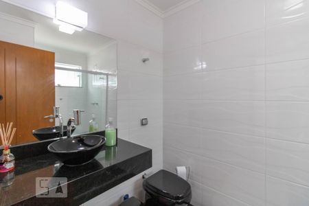 Casa à venda com 500m², 3 quartos e 6 vagas Casa à venda com 500m², 3 quartos e 6 vagasBanheiro