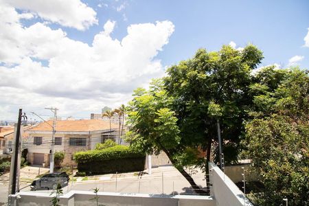 Casa à venda com 500m², 3 quartos e 6 vagas Casa à venda com 500m², 3 quartos e 6 vagasVista da Sacada