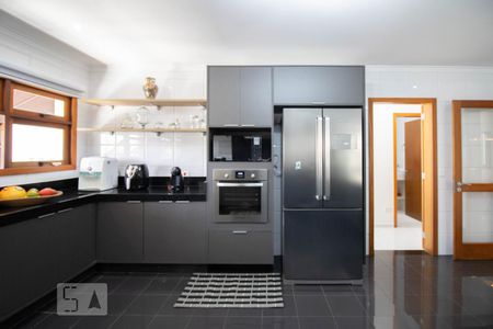 Casa à venda com 500m², 3 quartos e 6 vagas Casa à venda com 500m², 3 quartos e 6 vagasCozinha