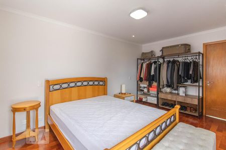 Casa à venda com 500m², 3 quartos e 6 vagas Casa à venda com 500m², 3 quartos e 6 vagasQuarto 2