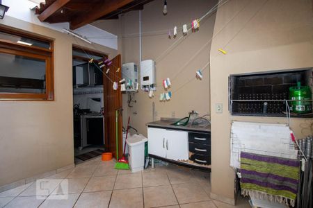 Casa à venda com 186m², 3 quartos e 4 vagasÁrea de Serviço - Churrasqueira