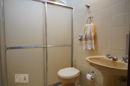 Casa à venda com 350m², 4 quartos e 4 vagasBanheiro de Serviço