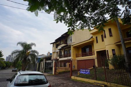 Casa à venda com 350m², 4 quartos e 4 vagasFachada da Casa