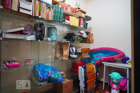 Casa à venda com 350m², 4 quartos e 4 vagasQuarto de Serviço