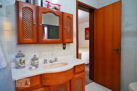 Casa à venda com 350m², 4 quartos e 4 vagasBanheiro do Quarto 2