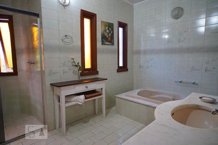 Casa à venda com 350m², 4 quartos e 4 vagasBanheiro do Quarto 2