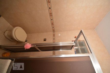 Casa à venda com 301m², 3 quartos e 6 vagasBanheiro da Suíte 2