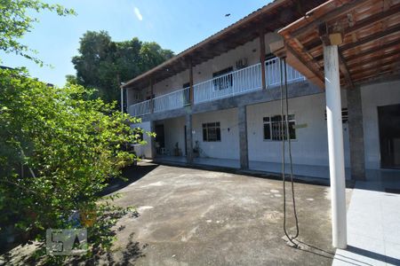 Casa à venda com 301m², 3 quartos e 6 vagasQuintal - Garagem