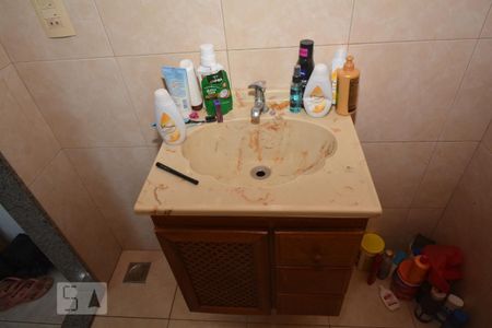 Casa à venda com 301m², 3 quartos e 6 vagasBanheiro da Suíte 2