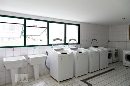 Apartamento à venda com 35m², 1 quarto e 1 vaga Apartamento à venda com 35m², 1 quarto e 1 vagaLavanderia