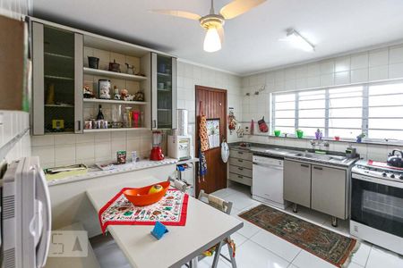 Casa à venda com 385m², 3 quartos e 3 vagasCozinha