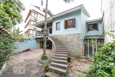 Casa à venda com 385m², 3 quartos e 3 vagasFachada