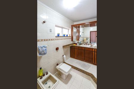 Casa à venda com 385m², 3 quartos e 3 vagasBanheiro da Suíte