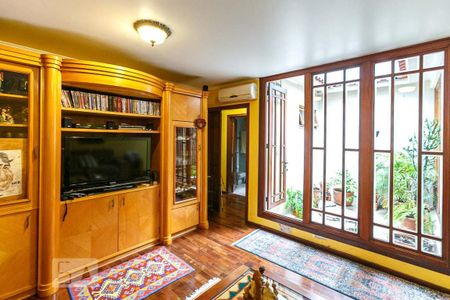 Casa à venda com 385m², 3 quartos e 3 vagasSala de Estar