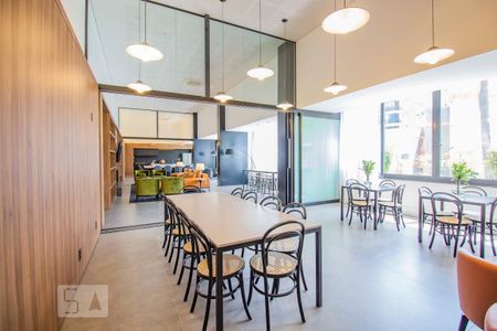 Apartamento à venda com 42m², 1 quarto e 1 vaga Apartamento à venda com 42m², 1 quarto e 1 vagaÁrea comum - Salão de festas