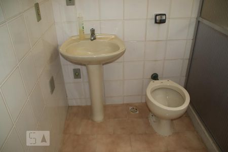 Casa à venda com 187m², 4 quartos e 3 vagasBanheiro 1