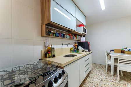 Apartamento à venda com 102m², 2 quartos e 1 vaga Apartamento à venda com 102m², 2 quartos e 1 vagaCozinha