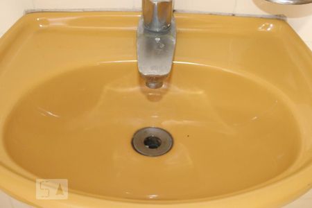 Casa para alugar com 230m², 3 quartos e 2 vagasLavabo área de serviço detalhe