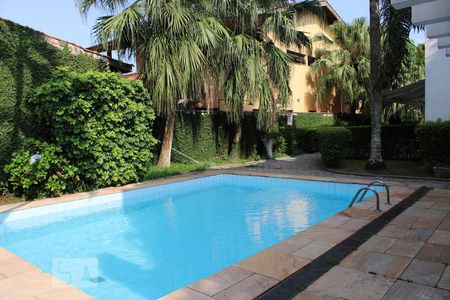 Casa para alugar com 230m², 3 quartos e 2 vagasÁrea comum - Piscina