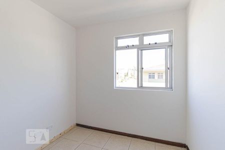 Quarto 2 de apartamento para alugar com 3 quartos, 59m² em Capão Raso, Curitiba