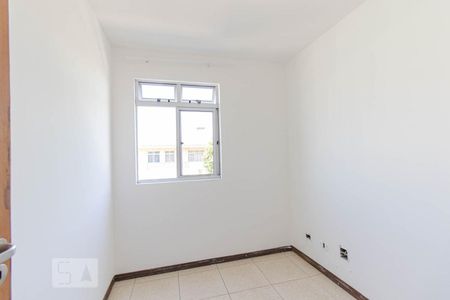 Quarto 1 de apartamento para alugar com 3 quartos, 59m² em Capão Raso, Curitiba