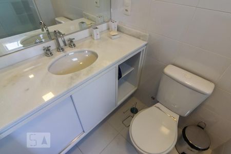 Apartamento à venda com 77m², 3 quartos e 2 vagas Apartamento à venda com 77m², 3 quartos e 2 vagasBanheiro da Suíte