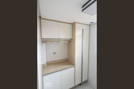 Apartamento à venda com 77m², 3 quartos e 2 vagas Apartamento à venda com 77m², 3 quartos e 2 vagasÁrea de Serviço