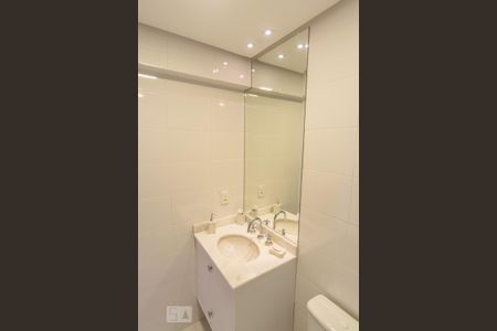 Apartamento à venda com 77m², 3 quartos e 2 vagas Apartamento à venda com 77m², 3 quartos e 2 vagasBanheiro