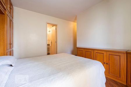 Apartamento à venda com 163m², 4 quartos e 3 vagas Apartamento à venda com 163m², 4 quartos e 3 vagasSuíte 1