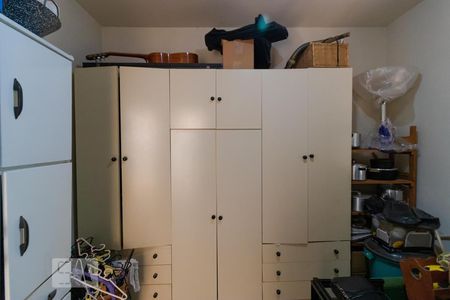 Casa à venda com 193m², 4 quartos e 5 vagas Casa à venda com 193m², 4 quartos e 5 vagasQuarto de Serviço