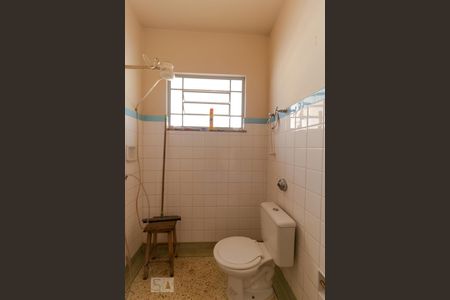 Casa à venda com 193m², 4 quartos e 5 vagas Casa à venda com 193m², 4 quartos e 5 vagasBanheiro de Serviço