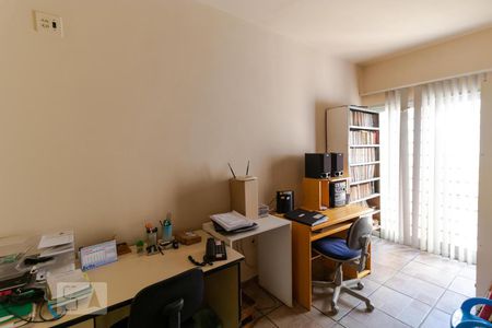 Casa à venda com 193m², 4 quartos e 5 vagas Casa à venda com 193m², 4 quartos e 5 vagasEscritório