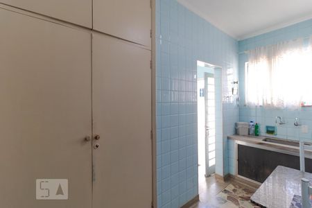Casa à venda com 193m², 4 quartos e 5 vagas Casa à venda com 193m², 4 quartos e 5 vagasCozinha