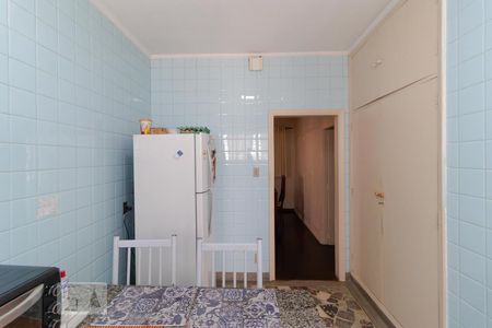 Casa à venda com 193m², 4 quartos e 5 vagas Casa à venda com 193m², 4 quartos e 5 vagasCozinha