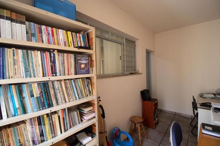 Casa à venda com 193m², 4 quartos e 5 vagas Casa à venda com 193m², 4 quartos e 5 vagasEscritório