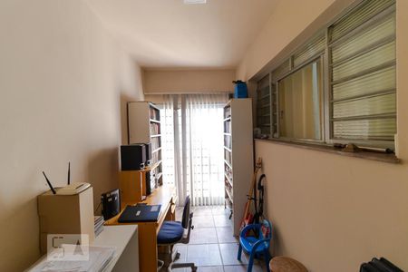 Casa à venda com 193m², 4 quartos e 5 vagas Casa à venda com 193m², 4 quartos e 5 vagasEscritório