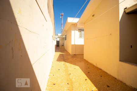 Casa à venda com 193m², 4 quartos e 5 vagas Casa à venda com 193m², 4 quartos e 5 vagasQuintal