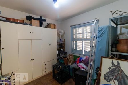 Casa à venda com 193m², 4 quartos e 5 vagas Casa à venda com 193m², 4 quartos e 5 vagasQuarto de Serviço