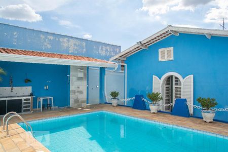 Casa à venda com 181m², 4 quartos e 5 vagasPiscina