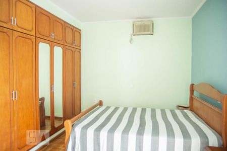 Casa à venda com 181m², 4 quartos e 5 vagasQuarto Suite