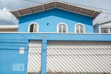 Casa à venda com 181m², 4 quartos e 5 vagasFachada