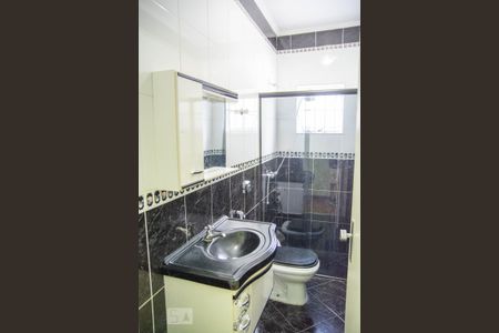 Casa à venda com 181m², 4 quartos e 5 vagasBanheiro Corredor