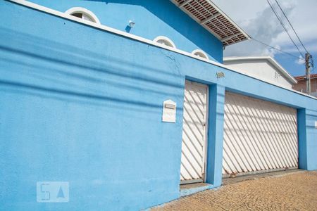 Casa à venda com 181m², 4 quartos e 5 vagasFachada