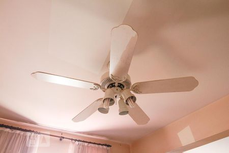 Casa para alugar com 209m², 3 quartos e 3 vagas Casa para alugar com 209m², 3 quartos e 3 vagasVentilador