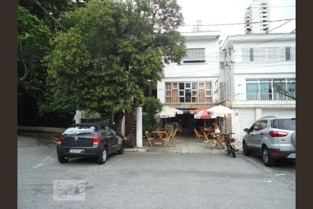 Casa à venda com 240m², 5 quartos e 6 vagas Casa à venda com 240m², 5 quartos e 6 vagasÁrea Externa