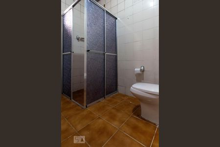 Casa à venda com 250m², 2 quartos e 5 vagas Casa à venda com 250m², 2 quartos e 5 vagasBanheiro